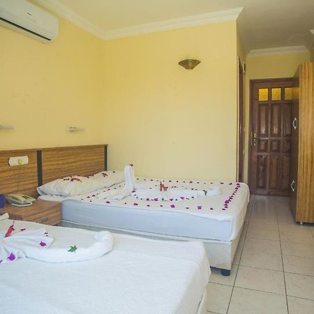 Dinara Garden Hotel เกเมร์ ภายนอก รูปภาพ