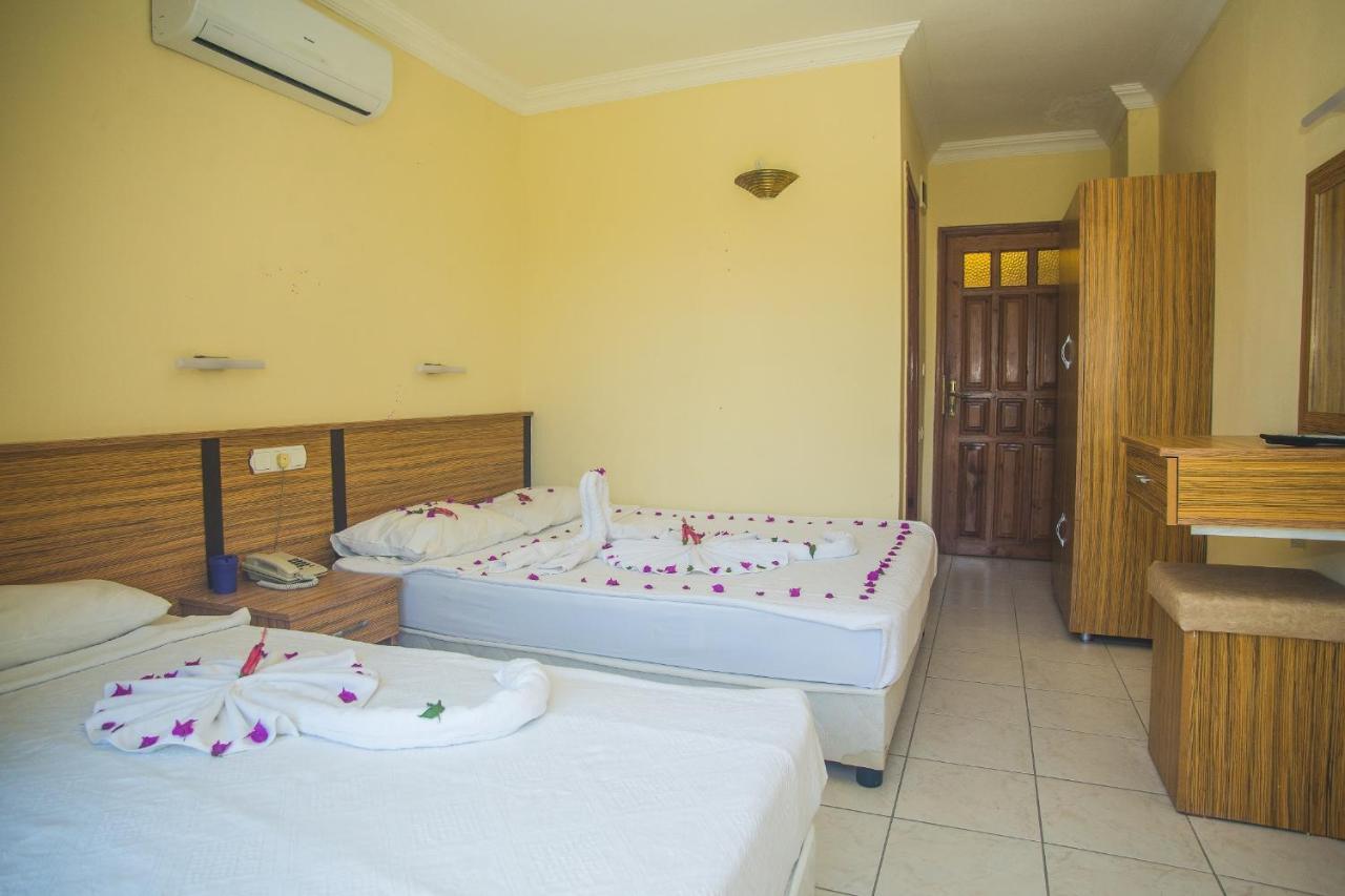 Dinara Garden Hotel เกเมร์ ภายนอก รูปภาพ