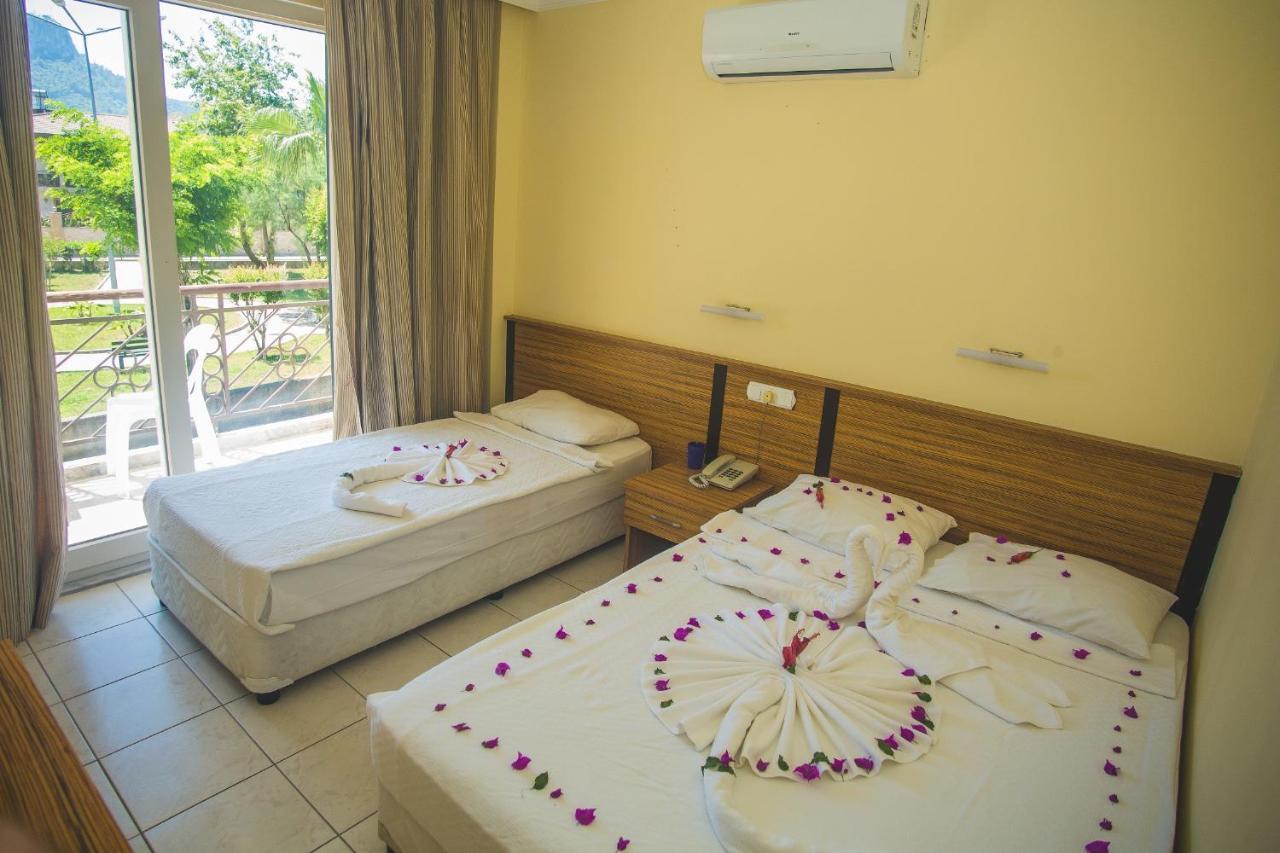 Dinara Garden Hotel เกเมร์ ภายนอก รูปภาพ